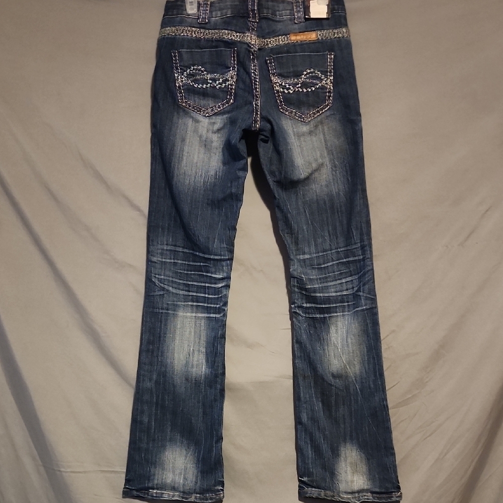 Cowgirl Tuff NWT Trailblaibers Blue Denim Jeans with Embroidery In Size 29 - Picture 7 of 10